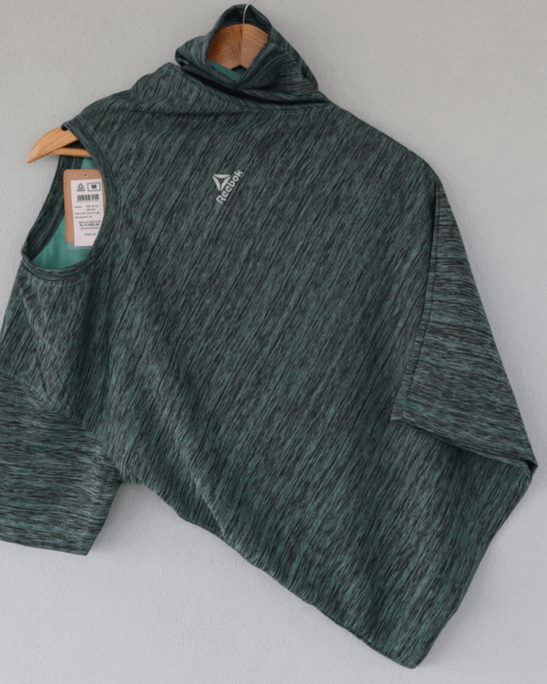 Sports Neck T-shirt Medium size