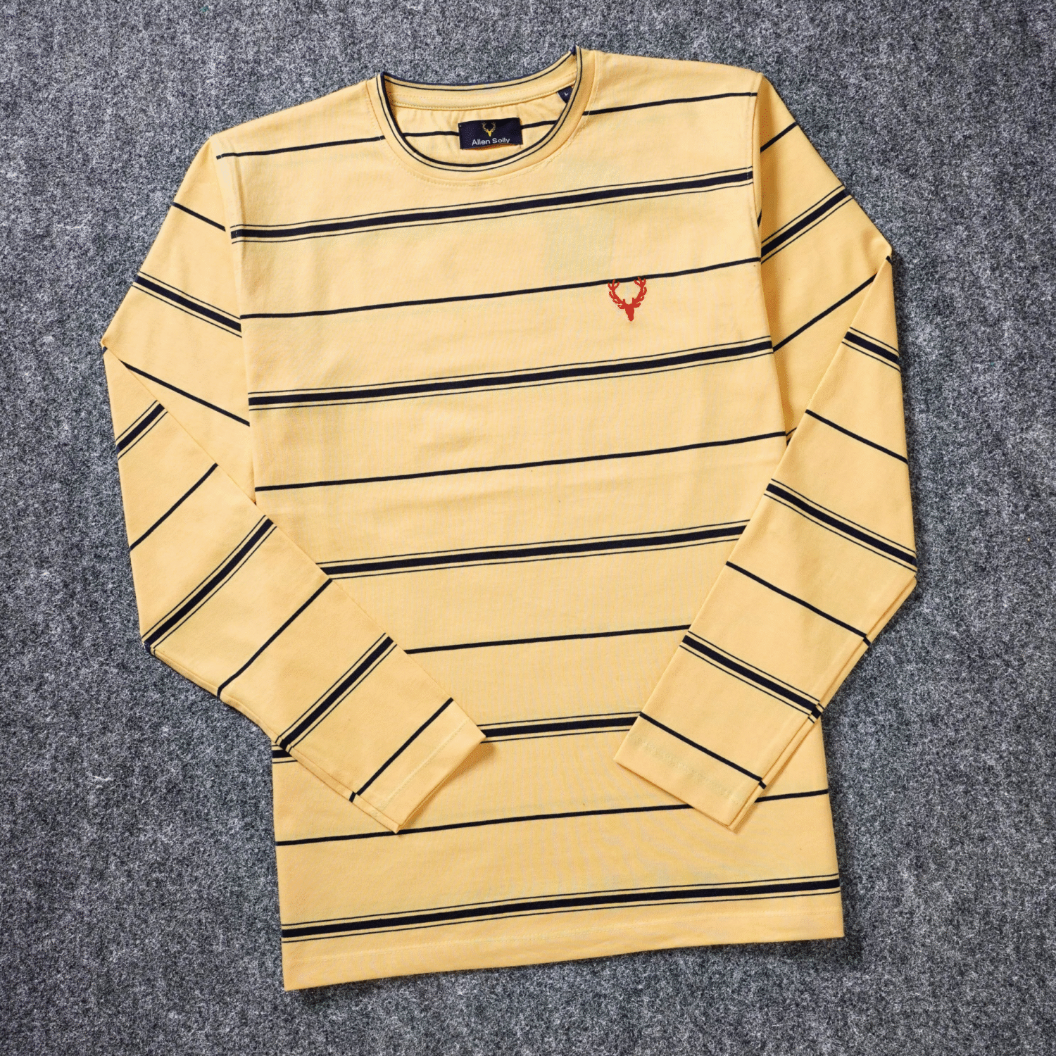 Full hands T-shirt